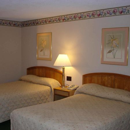 Bravo Inn Greensboro Jamestown Habitación foto