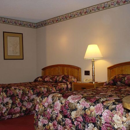 Bravo Inn Greensboro Jamestown Exterior foto
